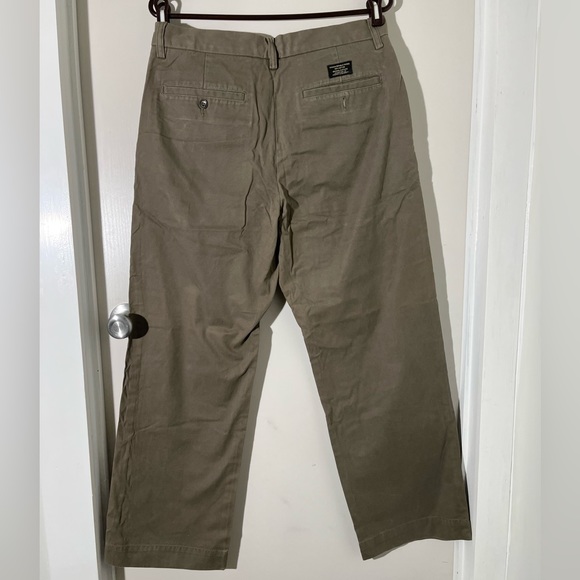 Banana Republic Men’s kaki pants - Picture 3 of 3